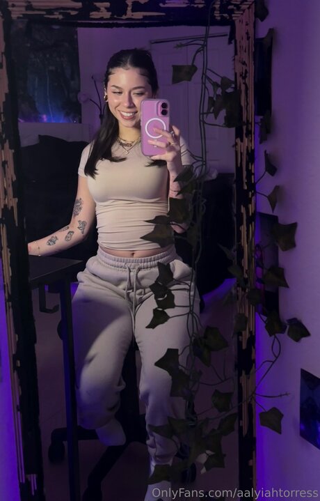 Aalyiahtorress hd pornstar photos