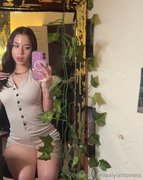 Aalyiahtorress erotic pornstar galleries