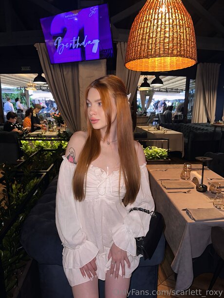 Scarlett Roxy beautiful actress photo