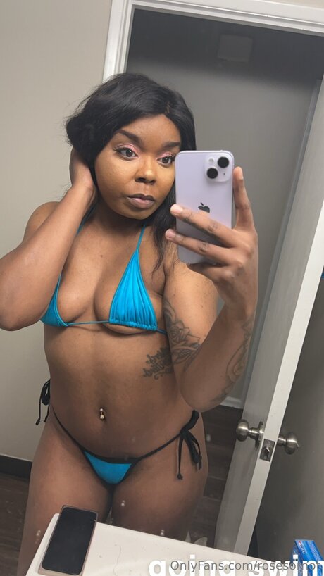 Rosesornot model top images