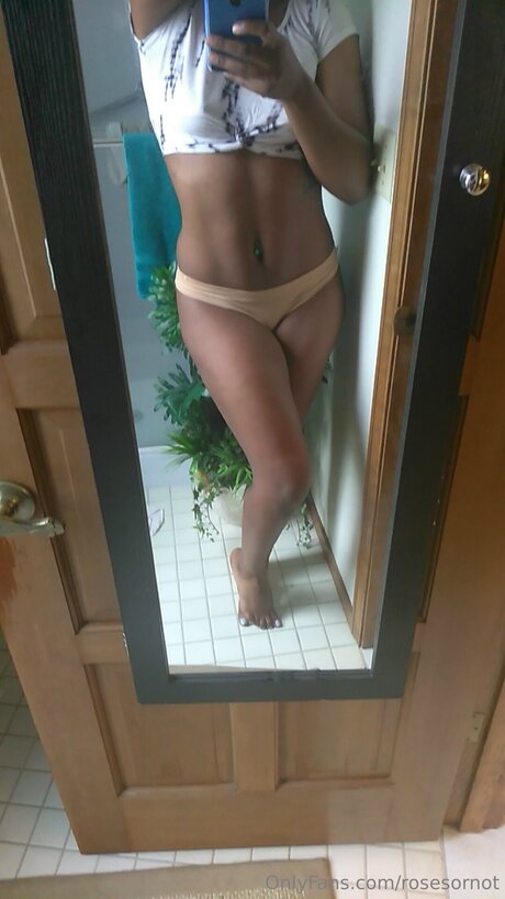 Rosesornot model free pictures