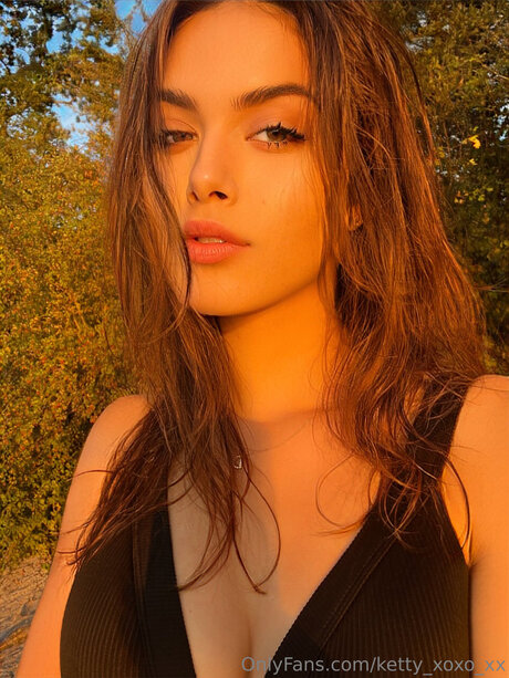 Ketty Xoxo Xx pornstar high quality images