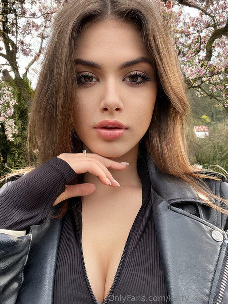 Ketty Xoxo Xx star art archive