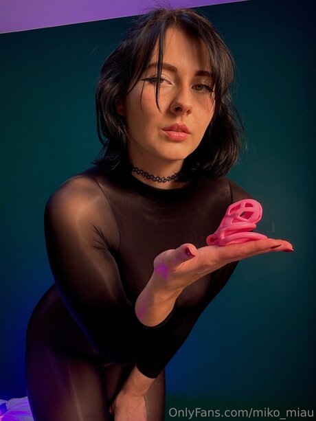 Miko Miau art model picture