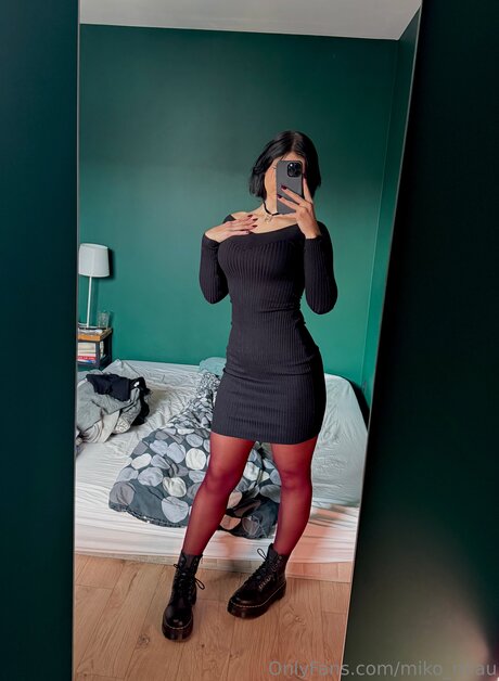 emo onlyfans top pic