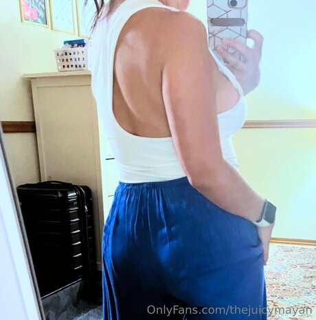 Thejuicymayan pretty pornstar pictures