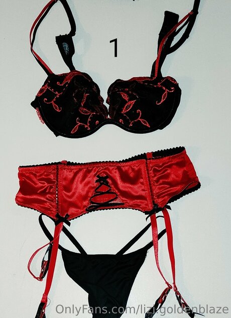 Lizi Goldenblaze nudes model img