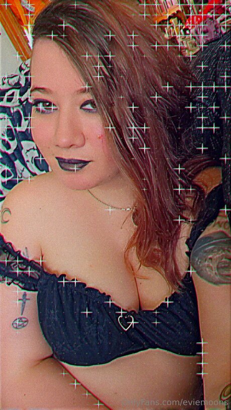 Eviemoons art model pics