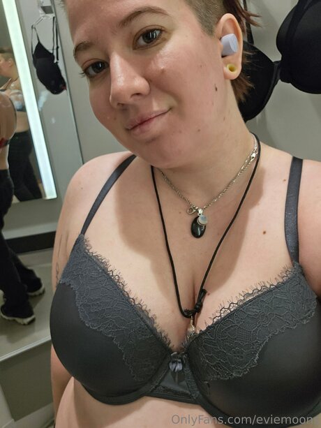 Eviemoons star xxx image