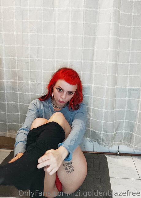 Lizi Goldenblazefree model hd image