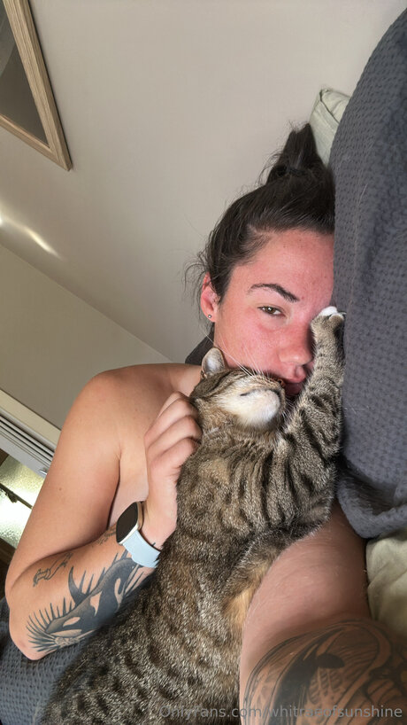 Whitraeofsunshine sexy model photos