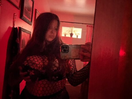 Onlyylucy pretty actress images