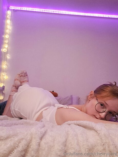 Cherrycvnt pornographic model img