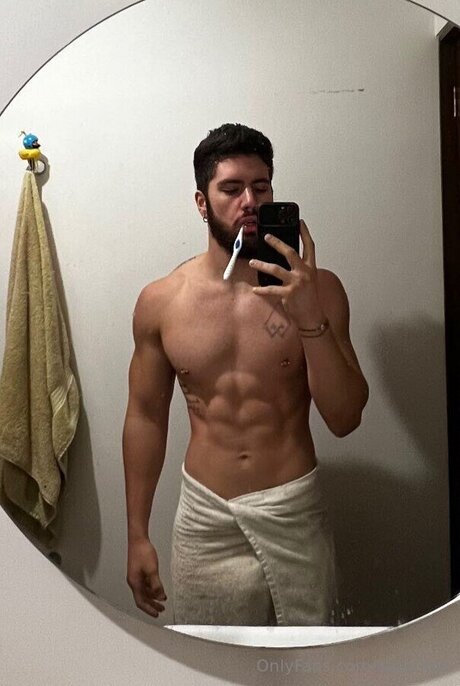 Leoochoa top model image