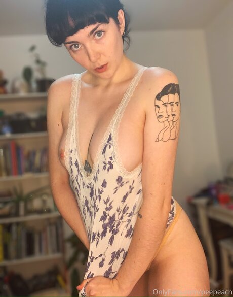 Peepeach model hot gallery