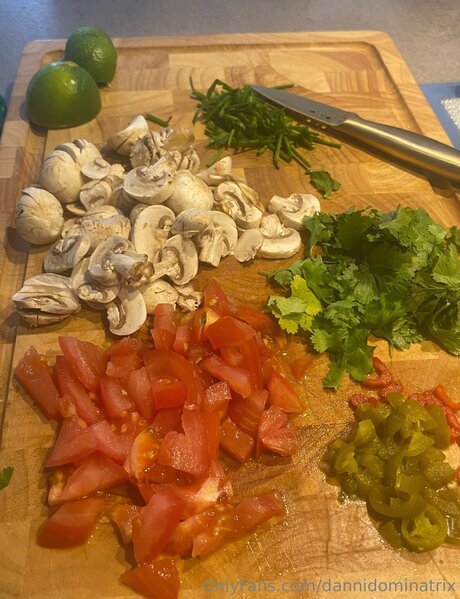 Dannidominatrix star top pictures