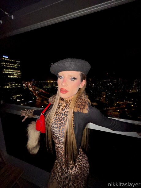 Nikkitaslayer nude star img