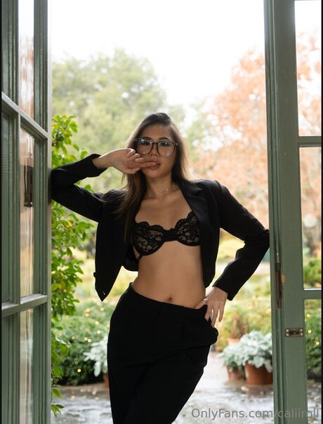 Caliiroll hot model images