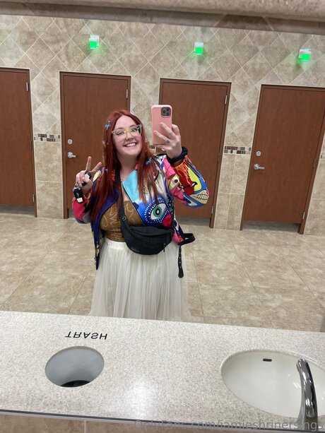 Jamieshrinersings sex model img