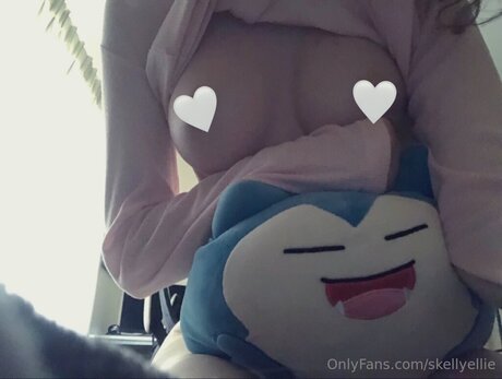 Skellyellie beautiful pornstar image