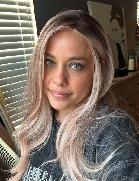 Makennalush art star picture