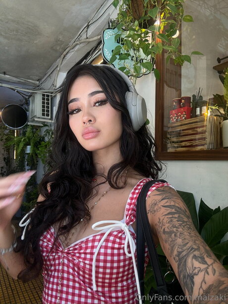 Carrotscake model erotic img