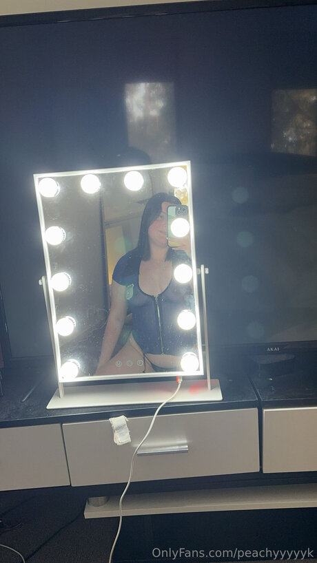 Peachyyyyyk naked star picture