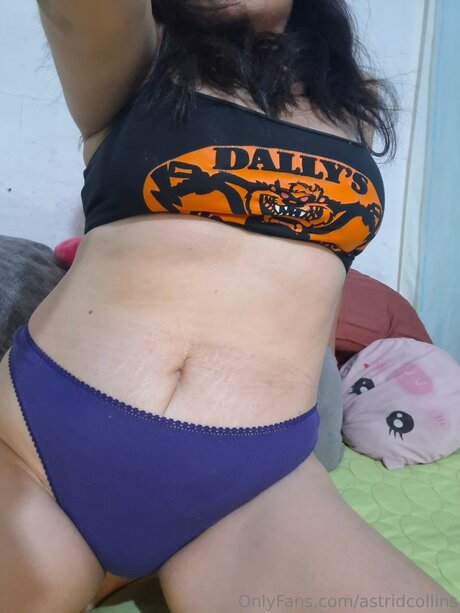 Astridcollins model top photos