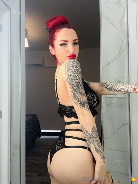 Ebony Aisha hot pornstar archive