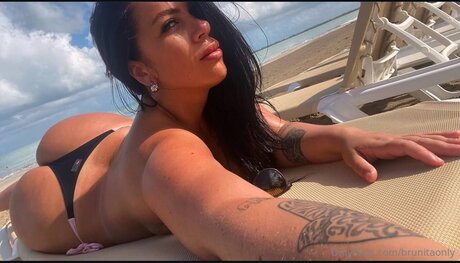 Brunitaonly star erotic picture