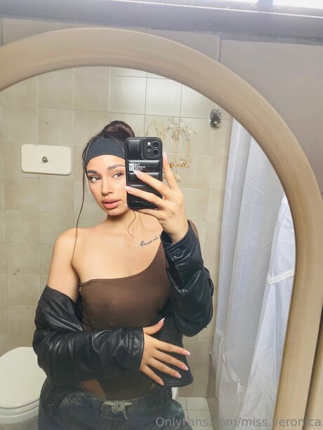 Miss Veronica hd model img