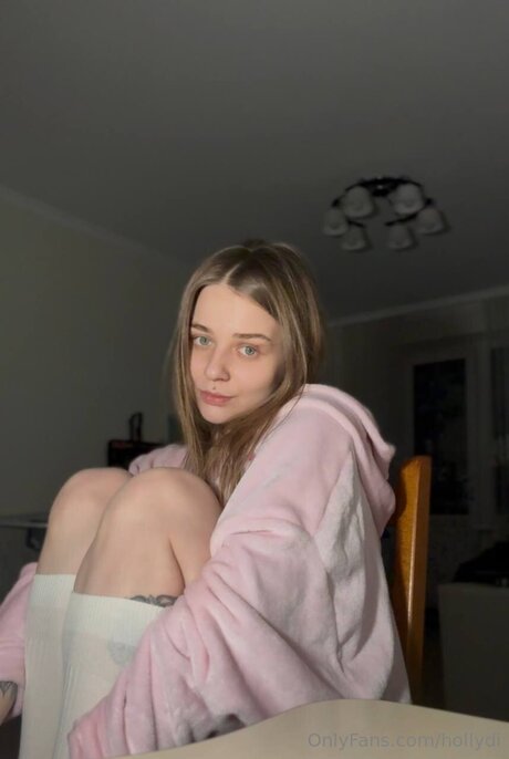 Hollydi star erotic photo