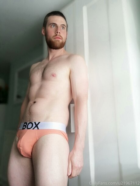 Tworld free model photo