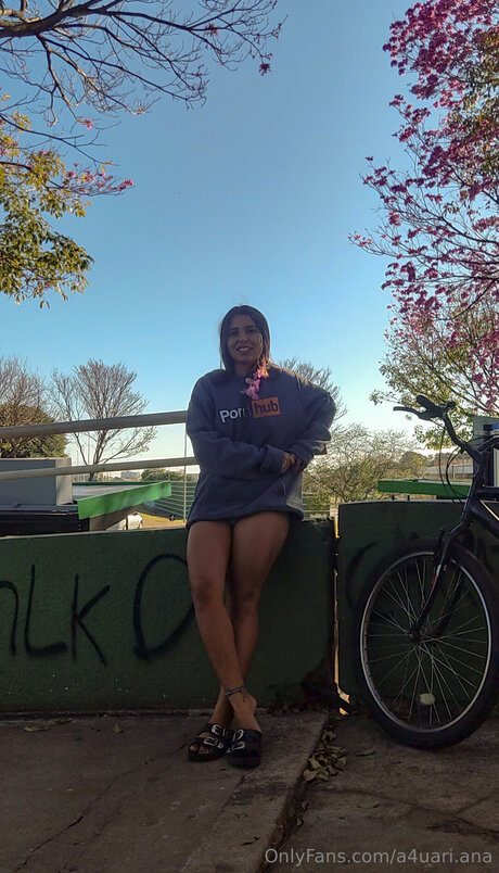 A4uari Ana naked actress archive