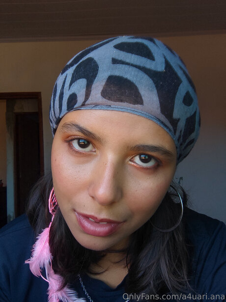 A4uari Ana naked model pics