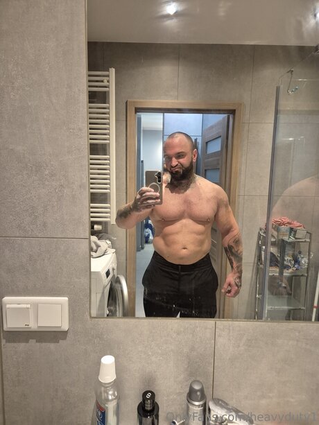 Heavyduty1 xxx model photo