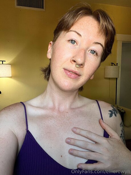 Ellierowyn exclusive pornstar photo