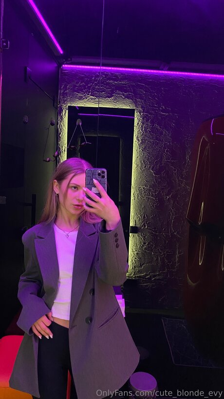 Cute Blonde Evy pornographic actress pictures