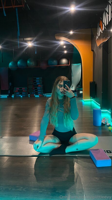 Cute Blonde Evy star nice images