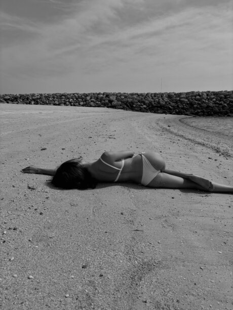 Shine Inessa model top pic