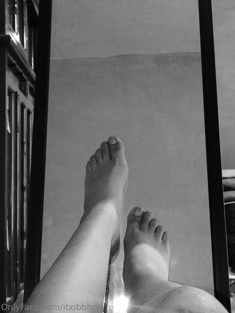 Mar Cute naked actress pic