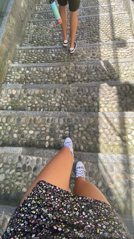 Farrahfahrenhite sexy star img