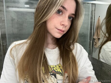 Vallmi beautiful pornstar pics