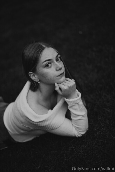 Vallmi nice pornstar picture