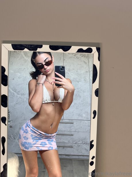 Mikaylafreee sexy model picture