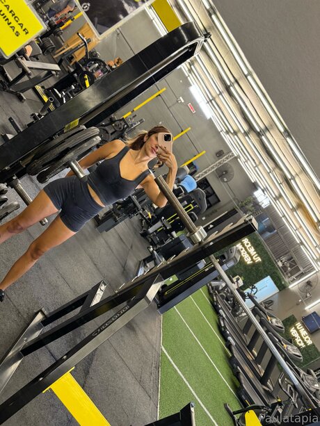 Paulatapiaof nude model picture