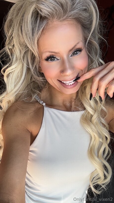 Lil Vixen2 adult actress pic