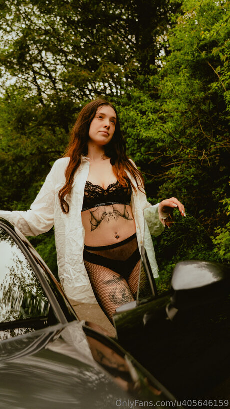 U405646159 nude model image