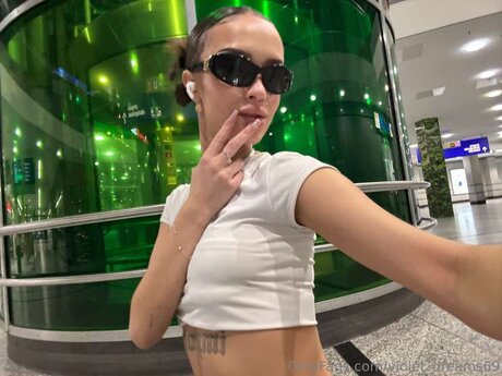 Violet Dreams69 pornstar sexy pic