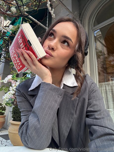 Violet Dreams69 pornstar pretty picture